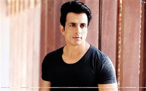 Sonu Sood looks dashing in a black t-shirt